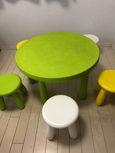 Ikea 子供用テーブル 椅子5点セット無料で差し上げます Nobu 三鷹のテーブル 座卓 ローテーブル の中古あげます 譲ります ジモティーで不用品の処分