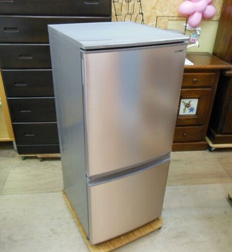 【販売終了しました。ありがとうございます。】シャープ　137L　2ドア　冷凍冷蔵庫　SJ-D14E　2019年製　中古品　/　どっちでもドア　相模原市　リサイクルショップ