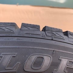 スタッドレスタイヤ（ホイール付き）4本