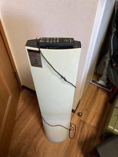 プラズマクラスター スリムイオンファン PF-ETC1-W