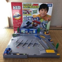 (大幅値下げ)トミカ　バックで駐車！たのしいサービスエリア