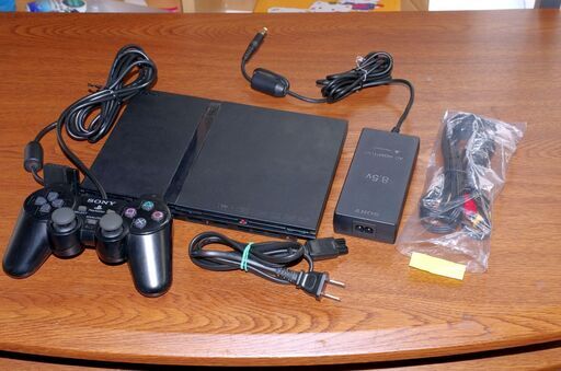【ゲーム】 本体 Sony PlayStation 2 Console PS2 SCPH-70000 薄型 ブラック コントローラ ケーブル類 箱取説 #1128-010