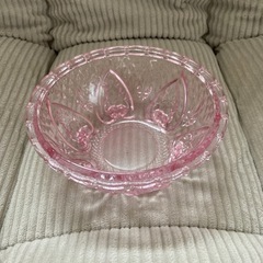 ガラス　皿　ピンク