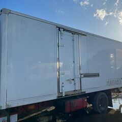 美品【格安】4トン冷凍冷蔵　幅228ｃｍ長さ640ｃｍ高さ230ｃｍコンテナ　物置　倉庫　アルミ箱　格安提携運送会社あり　北海道江別市発 美品【格安】4トン冷凍冷蔵 幅228cm長さ640cm高さ230cmコンテナ