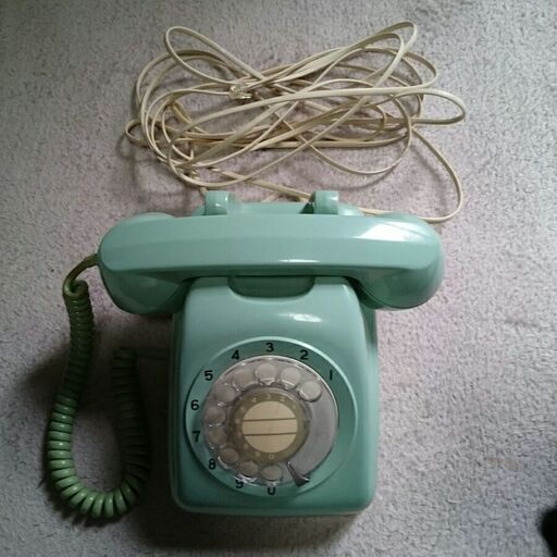 本日価格、美品昭和レトロの電電公社ロゴ付きダイヤル黒電話 ダイヤル式電話機 ダイヤル式黒電話 レトロ 昭和レトロ 黒電話 日本