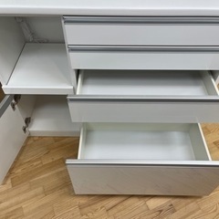 値下げしました！！！松田家具製★大型食器棚★ サイズ:横1170mm×高2050mm×奥行490mm★近隣配送•設置可能