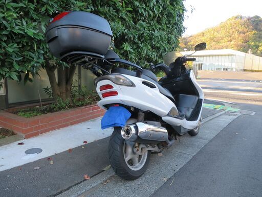 ヤマハ　マジェスティ125(キャブ車)　実働中古車　リアキャリア付き　オイル交換後渡し、書類有り ヤマハ マジェスティ125 Fi インジェクション リアキャリアBOX