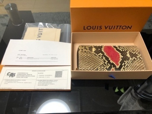 LOUIS VUITTON パイソン長財布　激レア　蛇革