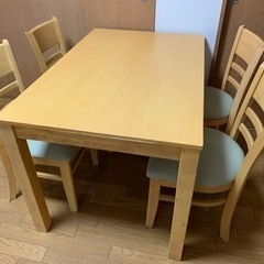 ダイニングテーブルセット　テーブル4人【取引中】