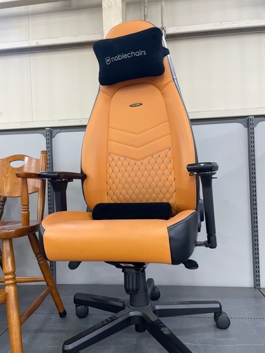 Noblechairs ゲーミングチェア　レザー　オレンジ✖️ブラック