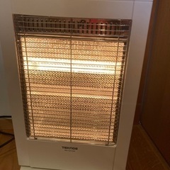 電気ストーブ　ハロゲンヒーター