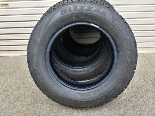 雪道安心のバリ溝！ブリザックVRX2 14インチ