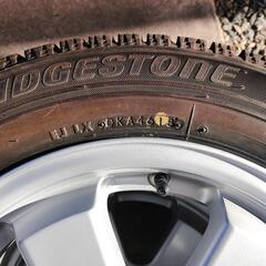 ホイール付の15インチスタッドレスタイヤ　ブリザックＶＲＸ ４本セットです。