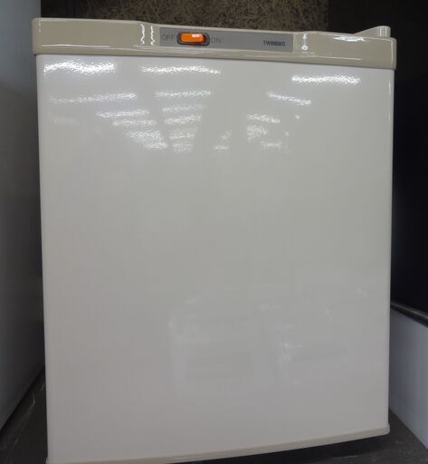 ツインバード　冷蔵庫 TR-26　中古品　22L 2018年