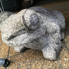 【ネット決済】カエル　石造　墓石　置物　蛙　庭石　石像　縁起物