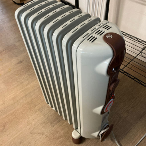 ● オイルヒーター、デロンギ、1200ワット