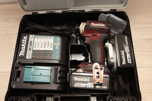 マキタ(Makita) 充電式インパクトドライバ(レッド) 18V 6Ah バッテリ2本・充電器・ケース付 TD171DGXAR (D4273aswxY)