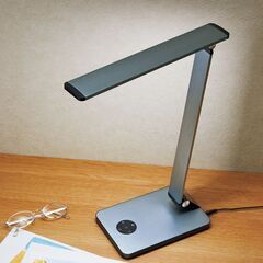 自然光に近いLEDデスクライト