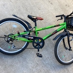 自転車　美品　子供　小学生　22インチ　ヘルメット付き