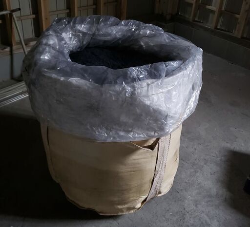 国産 もみ殻くん炭 大容量 1トンフレコン入  良い土壌を作りましょう。燻炭 国産 もみ殻くん炭 大容量 1トンフレコン入 良い土壌を作りましょう。