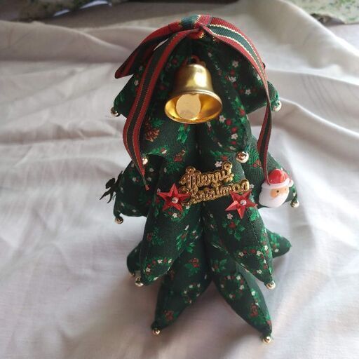 値下げしました❣️ハンドメイド(๑♡ᴗ♡๑)布製立体感あり！クリスマスツリー