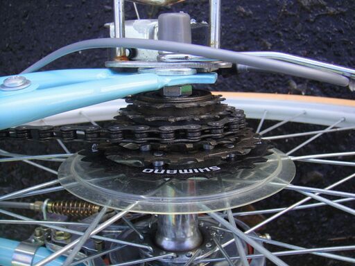 26インチ 自転車　6段切替　LEDオートライト　シティサイクル　DCM AZZURARE　ファミリーサイクル　ママチャリ