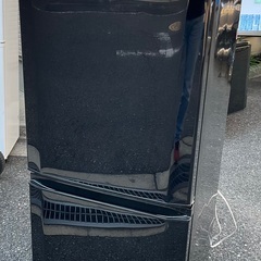 【RKGRE-779】特価！三菱/146L 2ドア冷凍冷蔵庫/MR-P15A-Ｂ/中古品/2017年製/当社より近隣無料配達！