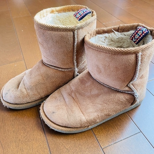 19cm フェイクムートンブーツ 高橋takahash 四街道のキッズ用品 子供用シューズ の中古あげます 譲ります ジモティーで不用品の処分 19cm フェイクムートンブーツ 高橋takahash 四街道のキッズ用品 子供用シューズ の中古あげます 譲ります ジモティーで不用品の処分