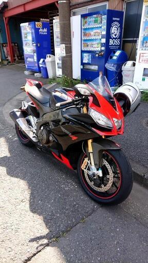 アプリリアRSV4 FACTORY