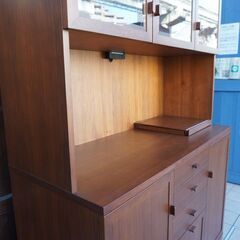 旭川の家具メーカーEARLY TIMESα(アーリータイムスα)のETERNO(エテルノ)食器棚です。北欧スタイルでナチュラルな印象のカップボードはシンプルながら機能性が抜群！BK448