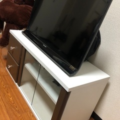 シャープAQOUS 32V型ワイドとテレビ台