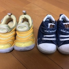 子供靴 (13cmと13.5cm)