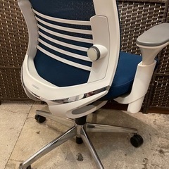 コクヨ　KOKUYO ベゼル　Bezel チェア　可動肘　アルミポリッシュ　ハンガー　付き　ネイビー　ファンクショナル　オフィスチェア　エクストラバック 検 ランバーサポート　スタンダード　タイプ　KOKUYO Chair コクヨ　イング　スチールケース　steelcase　デスクチェア　OAチェア　事務椅子　メッシュ　ポリッシュ　OKAMURA オカムラ コンテッサ Contessa ハーマンミラー hermanmiller アーロンチェア 　Ergohuman Basic　エルゴヒューマン 　ベーシッ