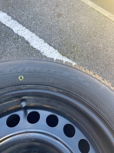 スタッドレスタイヤ 175/65R15 キューブ純正ホイール付き 最終値下げ 
