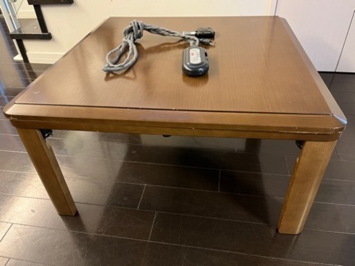コタツ（平面パネルヒーター、75cm x 75cm）