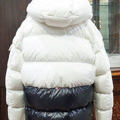 苫小牧バナナ】MONCLER/モンクレール F20911B54410 サイズ5 MAURESU