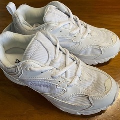 新品　未使用　白靴　SPALDING   シューズ　スニーカー　学校用