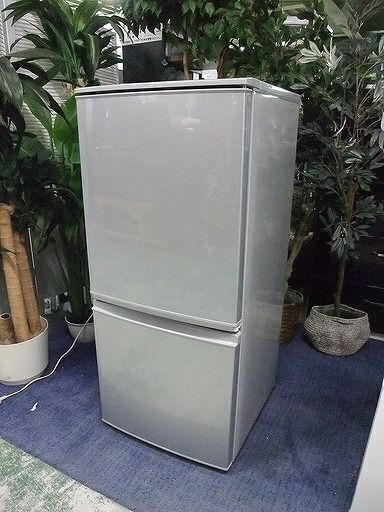 シャープ 2ドア冷凍冷蔵庫 137L 付け替えどっちもドア SJ-D14C-S シルバー 2017年製   中古家電 店頭引取歓迎 使いまわし■R4649)