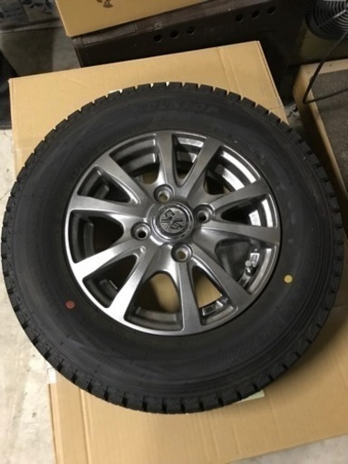 12インチ　スタッドレスタイヤー　145/80R12 ダンロップ