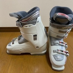 商談中スキー靴 ノルディカ 女性用 24.5cm