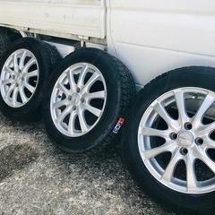 スタッドレスタイヤ　トヨタアクアなど　175/65R15 ダンロップ