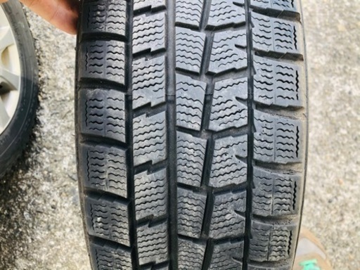 スタッドレスタイヤ トヨタアクアなど 175/65R15 ダンロップ