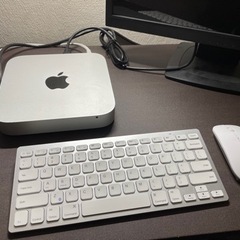 Mac mini 2011とモニターセット