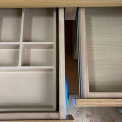 ほぼ未使用　学習机　椅子　ライト　　サイド引き出し付き