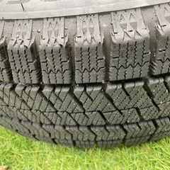ブリヂストンスタッドレスタイヤ195/65R15 アルミ付き　4本セット　使用少