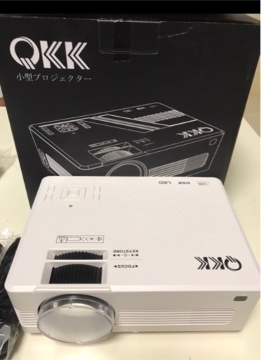 QKK 小型プロジェクター