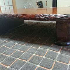 中古】重厚感のある1枚板の座卓 テーブル ローテーブル