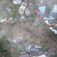 熱海市において土砂災害の影響を受けた方々への応援の色紙づくり