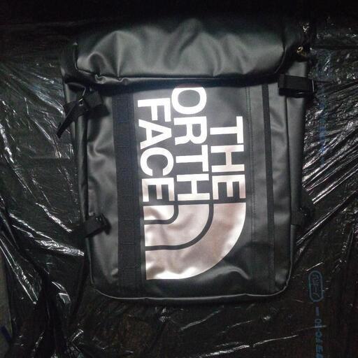 新品未使用限定色THENORTHFACEヒューズボックスⅡブラック×シルバー