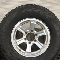 スタッドレスタイヤ　ハイラックスサーフ  ハイエース